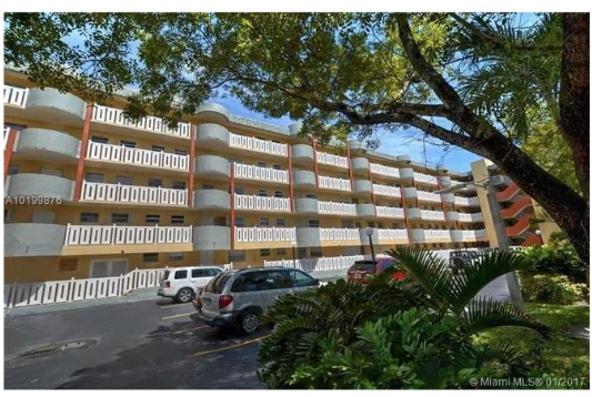 Outside of building 7900 Tatum Waterway Dr apt 110 Miami Beach, FL 33141 - Miami Beach Condo Deal